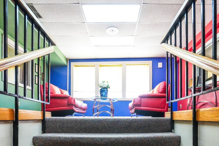 More Photos Of 102 N Mesquite St, Corpus Christi Office For Sale