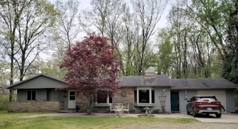 More Photos Of 12227-12229 Seymour Rd, Grass Lake Restaurant For Sale