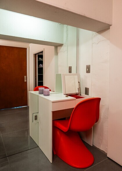 More Photos Of 523 Grand Blvd, Kansas City Apartments For Lease