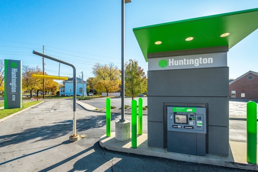 More Photos Of 1617 23rd St, Port Huron Bank For Sale