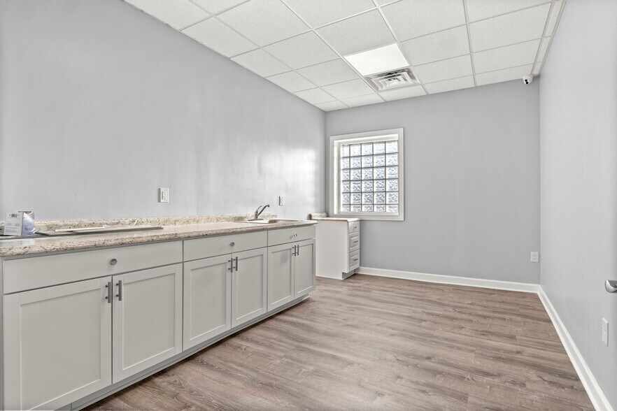 More Photos Of 32413 Michigan Ave, Wayne Freestanding For Sale