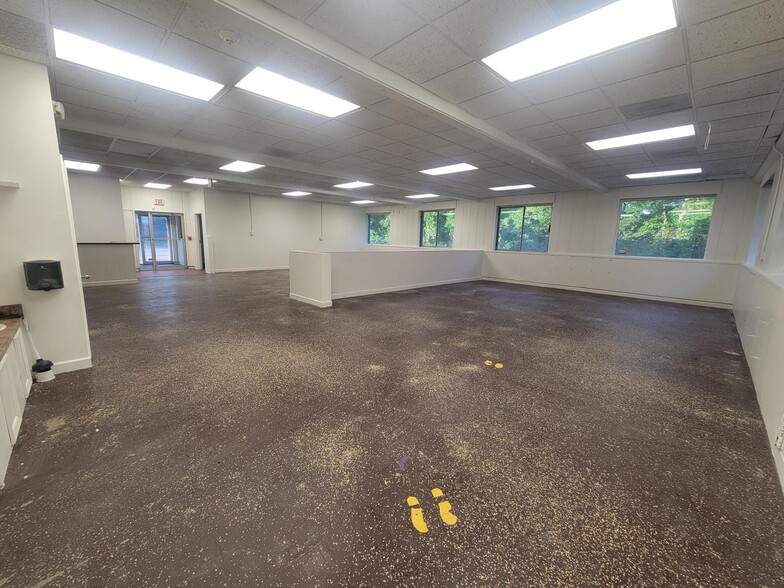 More Photos Of 449 Moss Trl, Goodlettsville Storefront Retail Office For Sale