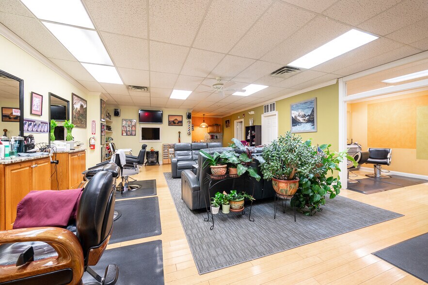 More Photos Of 246 Federal Rd, Brookfield Office For Sale