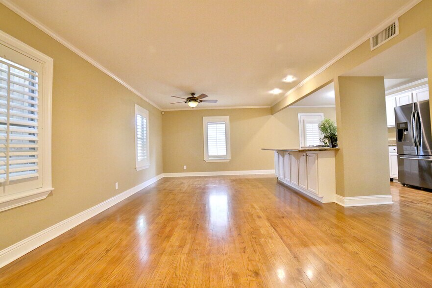 More Photos Of 2625 Peckham St, Houston Office Residential For Lease