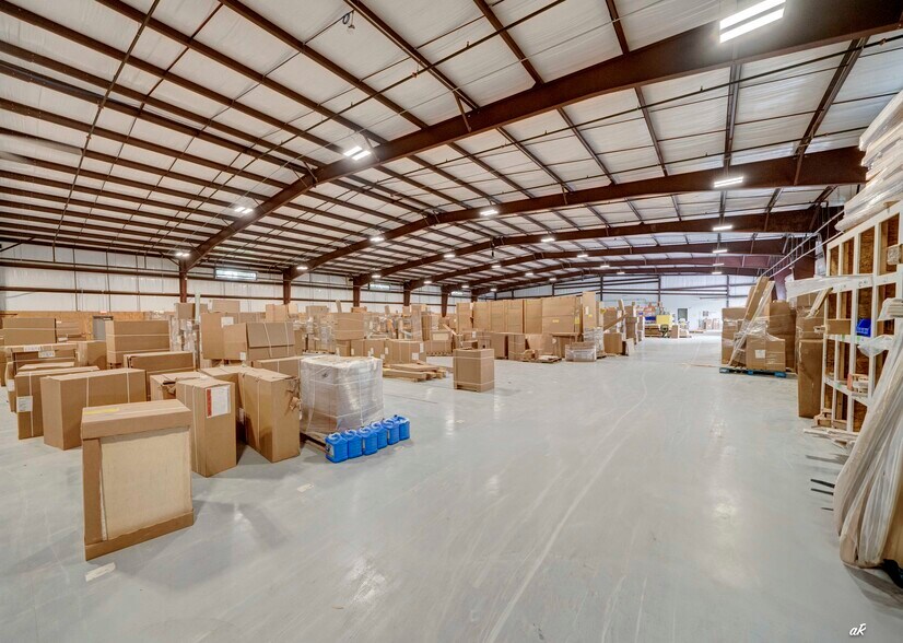 More Photos Of 17684 Cordova Pl, Panama City Beach Distribution For Lease
