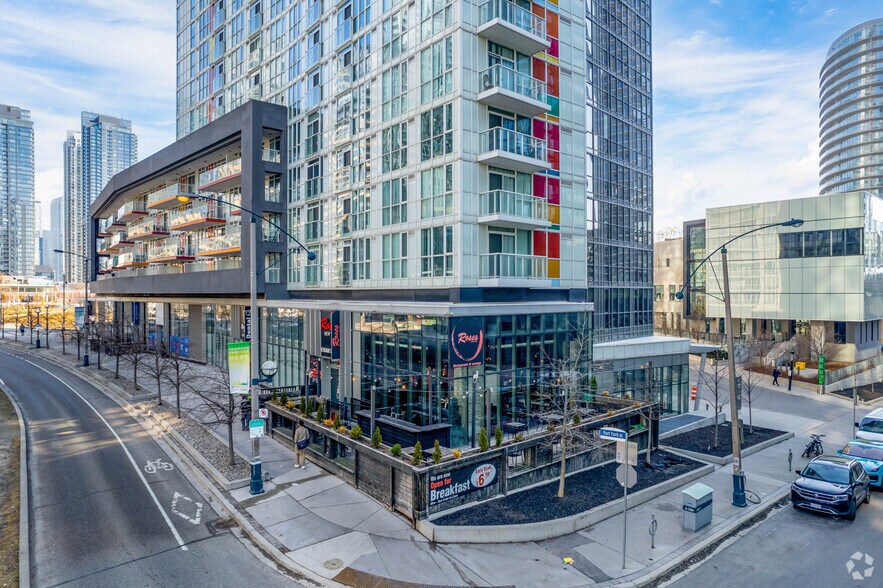 More Photos Of 123 Fort York Blvd, Toronto Storefront For Lease