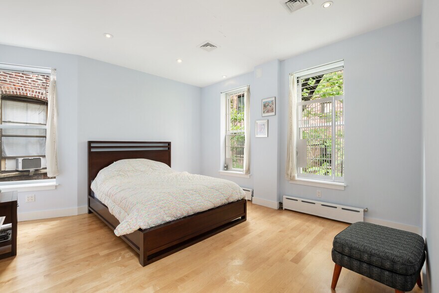 More Photos Of 210 W 82nd St, New York Apartments For Sale