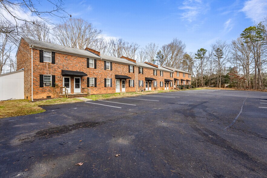 More Photos Of 3600 Old Buckingham Rd, Powhatan Apartments For Sale