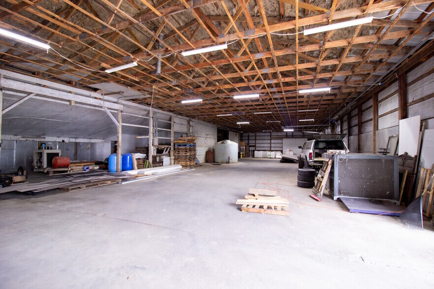 More Photos Of 6924 Peck Rd, Eaton Rapids Industrial For Sale