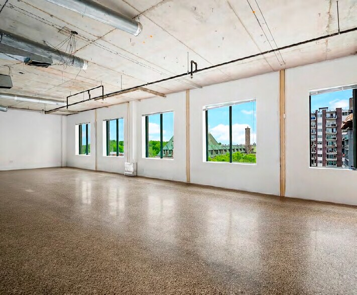 More Photos Of 140 Grande Allée E, Québec Office For Lease