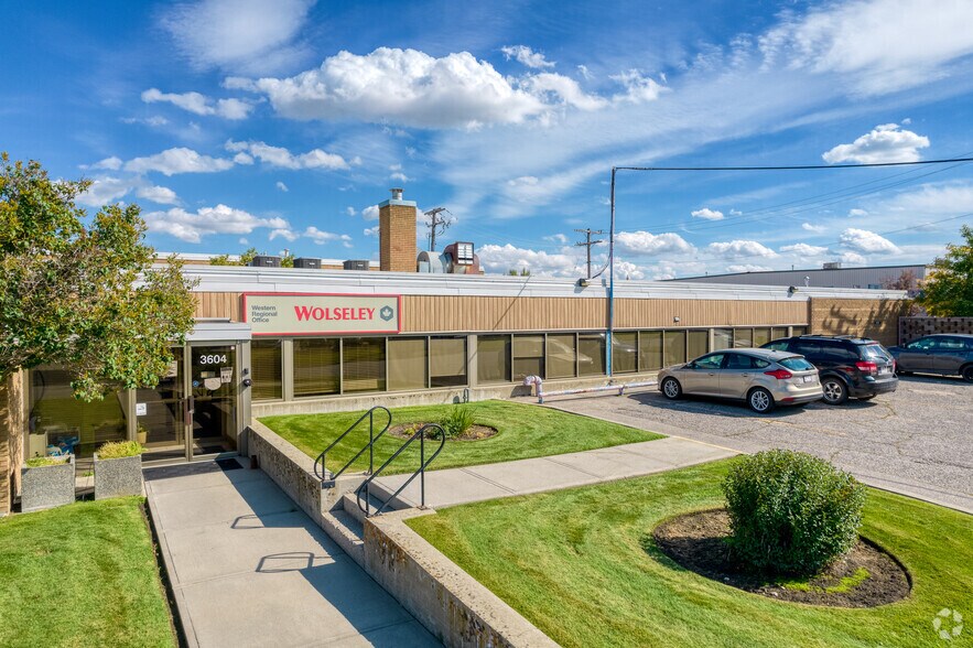 Primary Photo Of 905 34th Ave SE, Calgary Warehouse For Lease