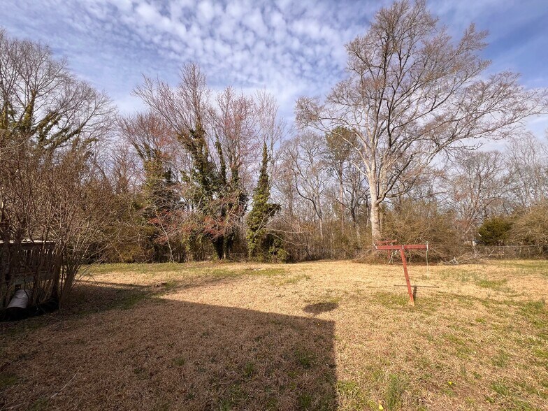 More Photos Of 3268 - 3244 River Fork Rd, Waterloo Bar For Sale