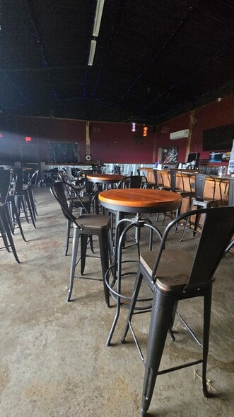 More Photos Of 4021 Acton Hwy, Granbury General Retail For Lease