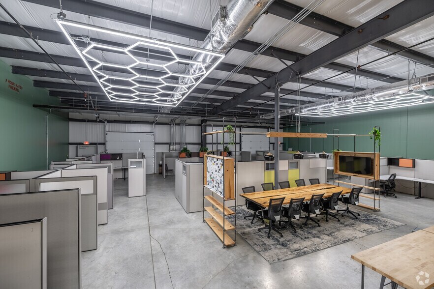 More Photos Of 710 Middle Tennessee Blvd, Murfreesboro Light Manufacturing For Lease