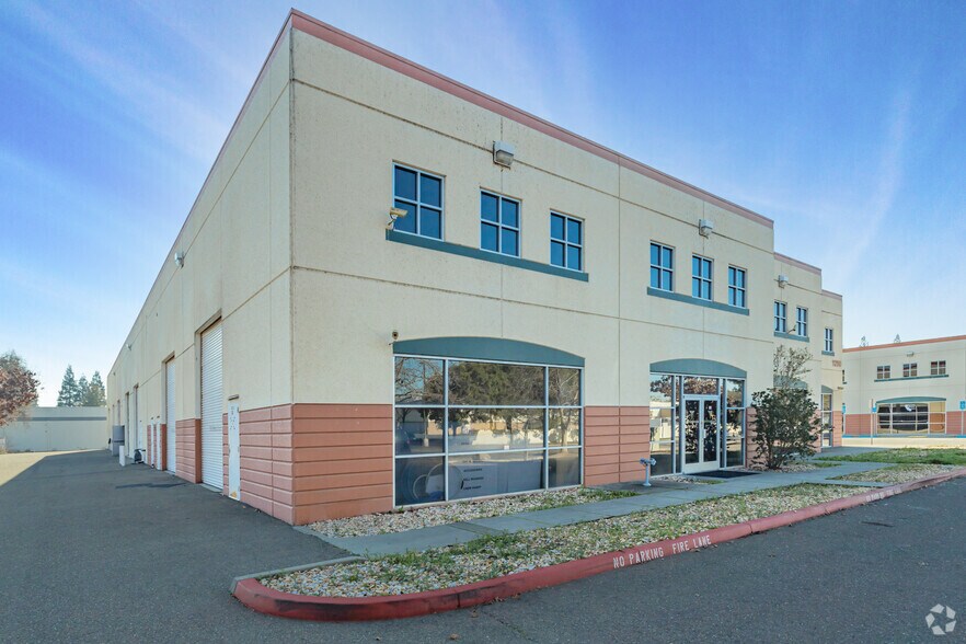 More Photos Of 11280 Sanders Dr, Rancho Cordova Warehouse For Lease