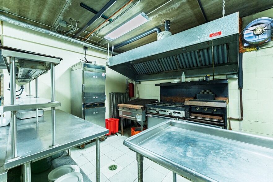 More Photos Of 400 S Center Ave, New Stanton Restaurant For Sale