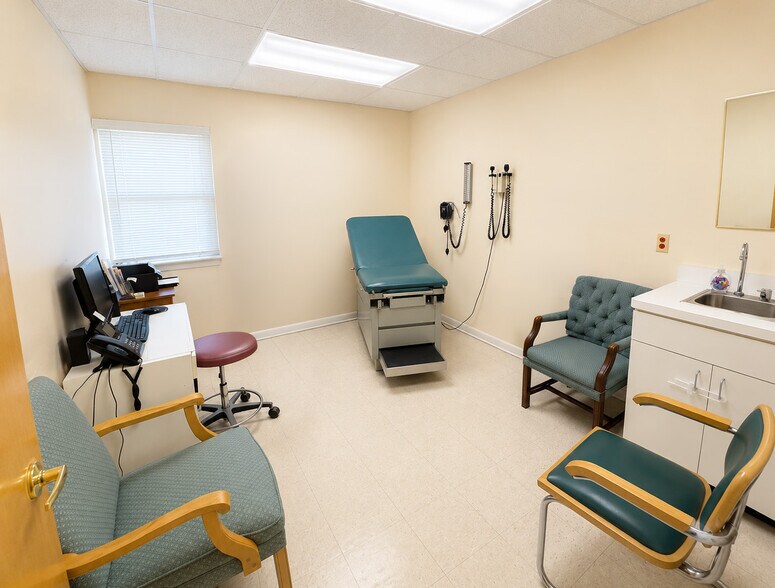 More Photos Of 1350 Hamilton St, Somerset Medical For Sale