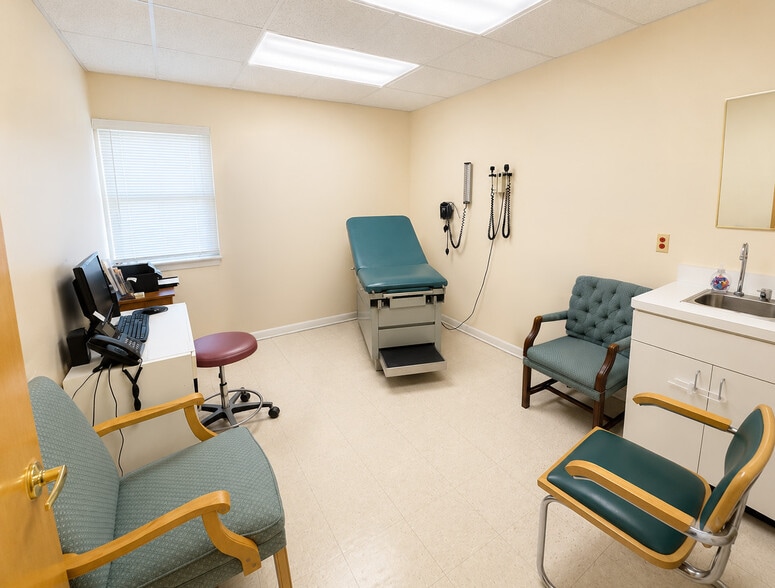 More Photos Of 1350 Hamilton St, Somerset Medical For Sale