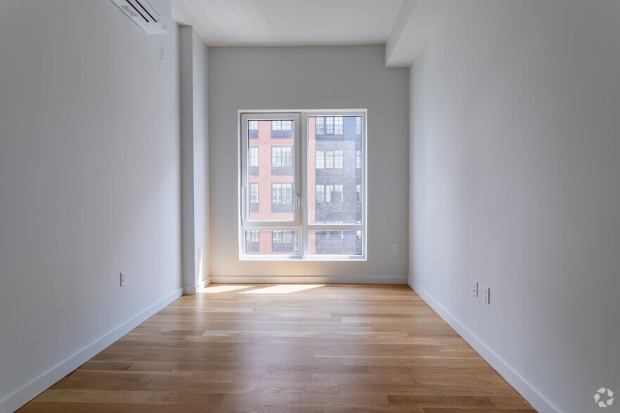 More Photos Of 45-67 Davis St, Long Island City Apartments For Lease