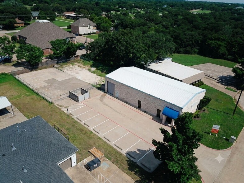 Primary Photo Of 2317 Michigan Ct, Arlington Showroom For Lease