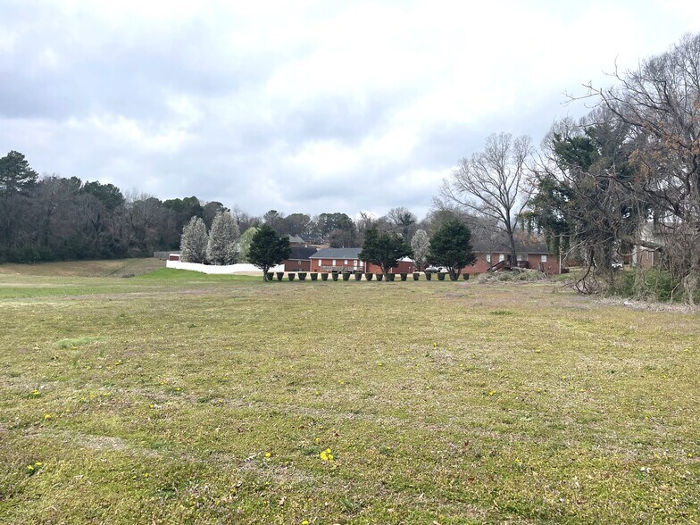 More Photos Of 2055 Blue Spring Rd, Huntsville Storefront Retail Office For Sale