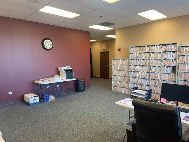 More Photos Of 40W222 Lafox Rd, St Charles Medical For Lease