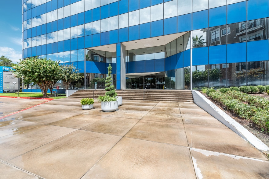 More Photos Of 5858 Westheimer Rd, Houston Office For Lease
