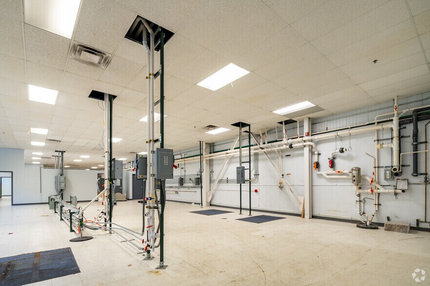 More Photos Of 43811 Plymouth Oaks Blvd, Plymouth Manufacturing For Sale