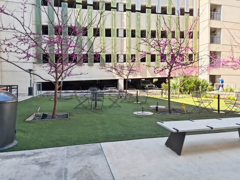 More Photos Of 3800 N Lamar Blvd, Austin Coworking Space