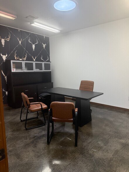 More Photos Of 2050 US-290 Hwy, Dripping Springs Office For Lease