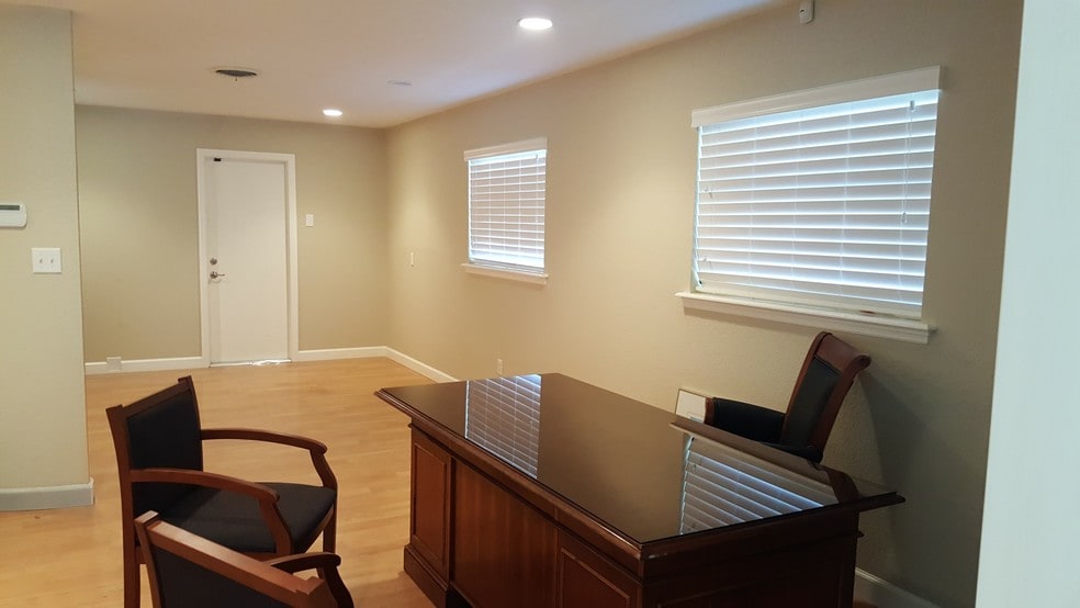 More Photos Of 2625 Garden St, Titusville Office For Sale