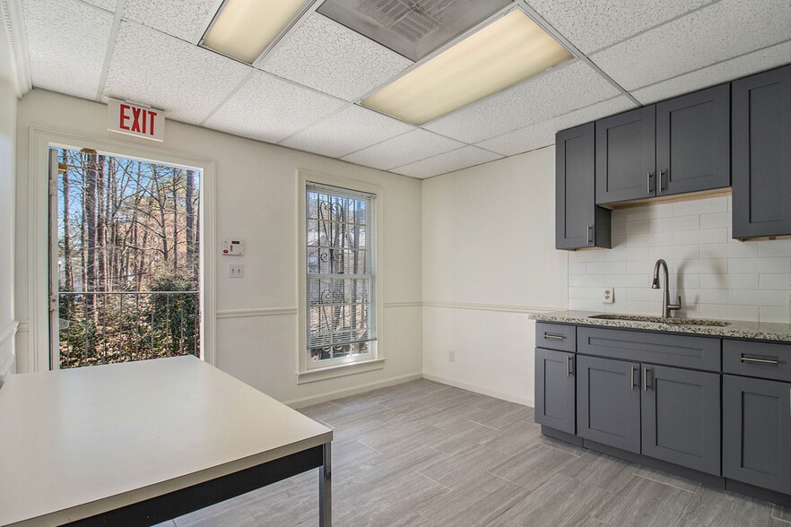 More Photos Of 655 Village Square Dr, Stone Mountain Loft Creative Space For Lease