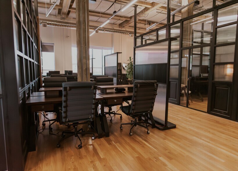 More Photos Of 14 Erb St W, Waterloo Coworking Space