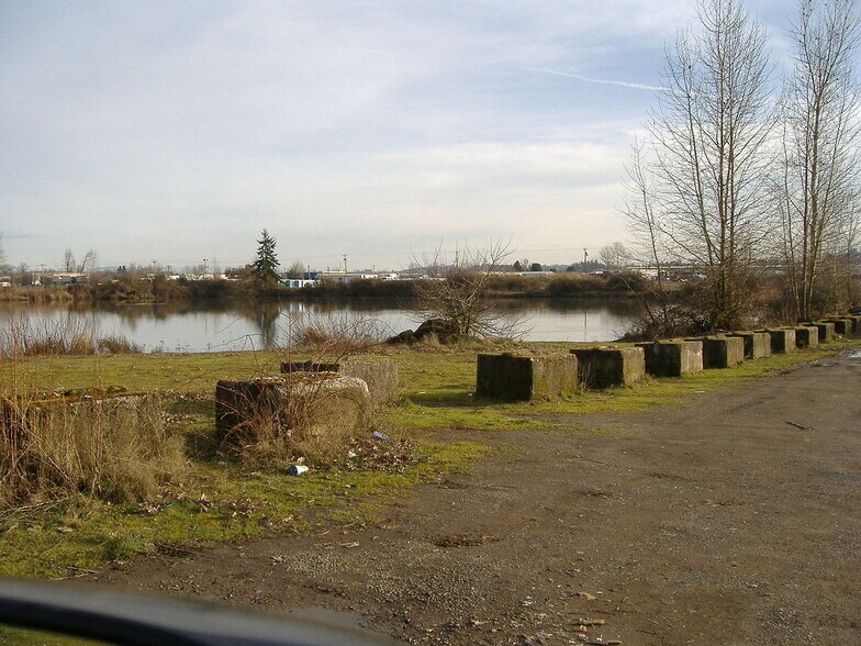 More Photos Of Lot 200 & 300 16th St, Salem Land For Sale