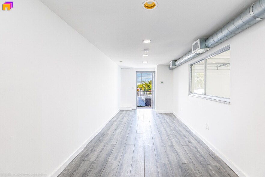 More Photos Of 2021 NW 1st Pl, Miami Warehouse For Lease