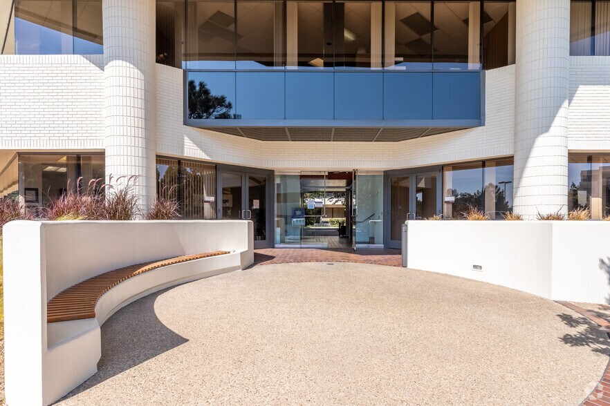 More Photos Of 12526 High Bluff Dr, San Diego Office For Lease