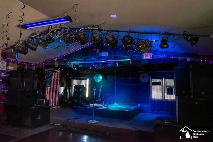 More Photos Of 10221 Telegraph Rd, Carleton Bar For Sale