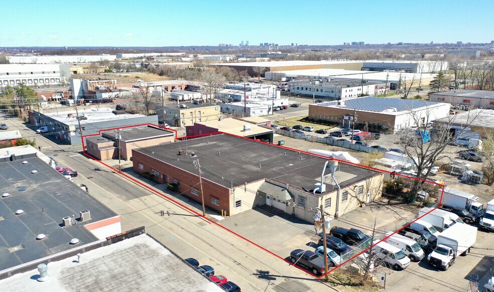 Primary Photo Of 339 13th St, Carlstadt Manufacturing For Lease