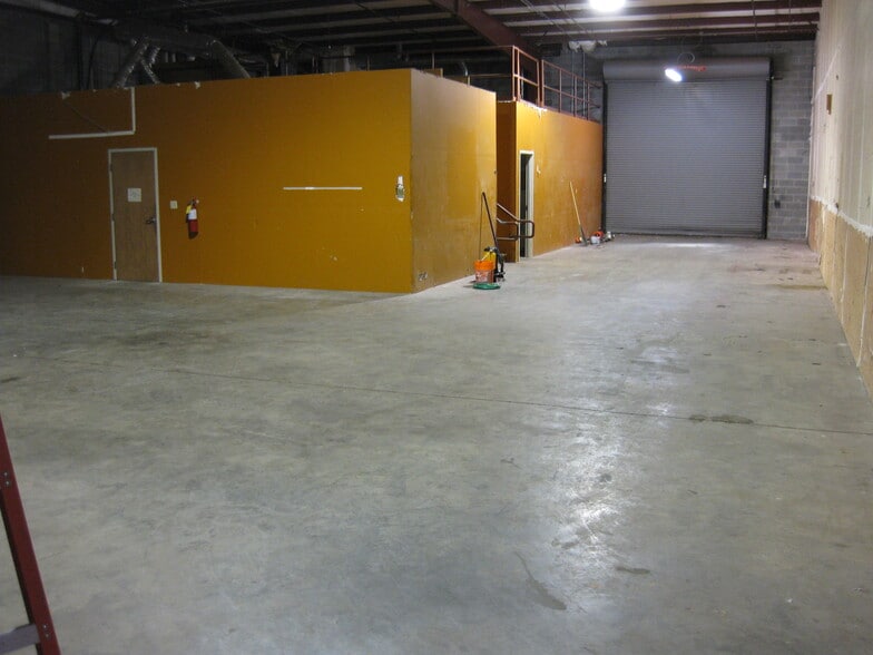 More Photos Of 552 West Atlanta St SE, Marietta Warehouse For Lease