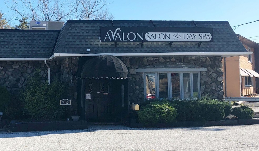 Primary Photo Of 7155 W Pleasant Valley Rd, Cleveland Freestanding For Lease