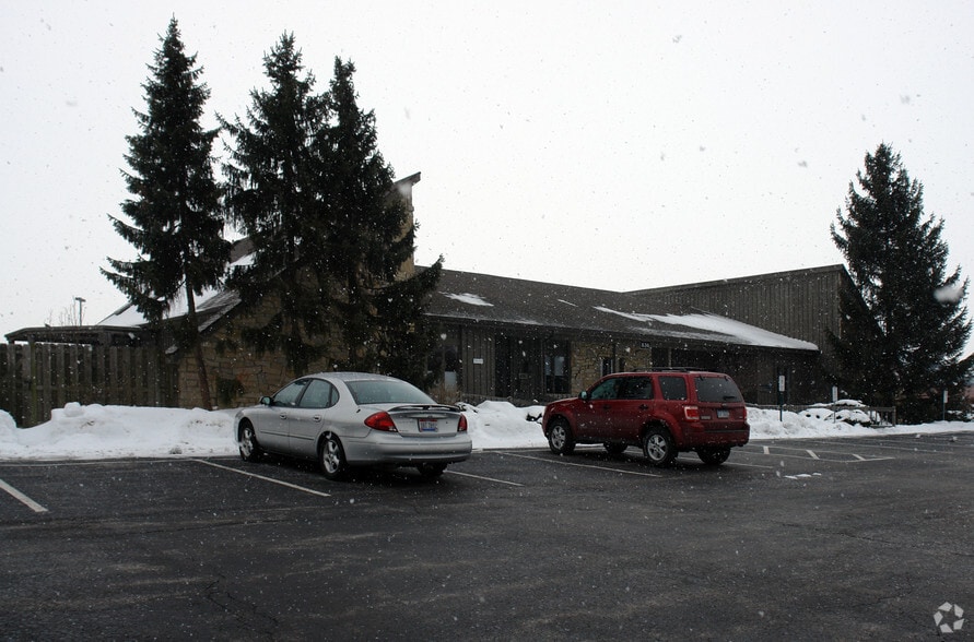 More Photos Of 836 W South Boundary St, Perrysburg Office Residential For Lease