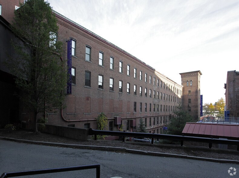 More Photos Of 4 Mill St, Maynard Office For Lease