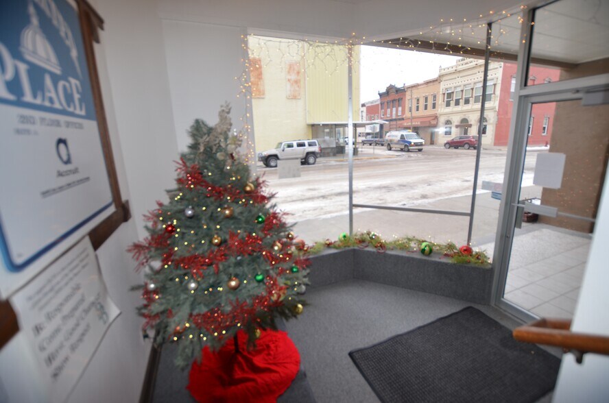 More Photos Of 4 S Idaho St, Dillon Office For Sale