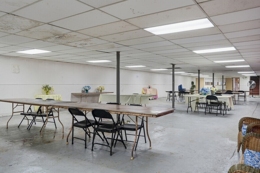 More Photos Of 1142-1148 Broadway, Camden Flex For Sale