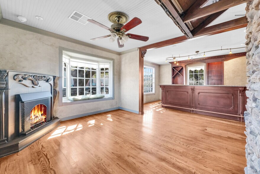 More Photos Of 41955 Main St, Temecula Freestanding For Sale