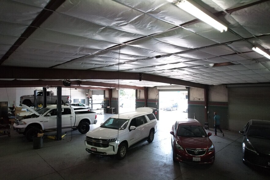 More Photos Of 5401 Gasoline Alley Dr, Bakersfield Service For Lease