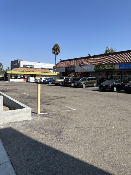 More Photos Of 3538 E Foothill Blvd, Pasadena Storefront For Lease