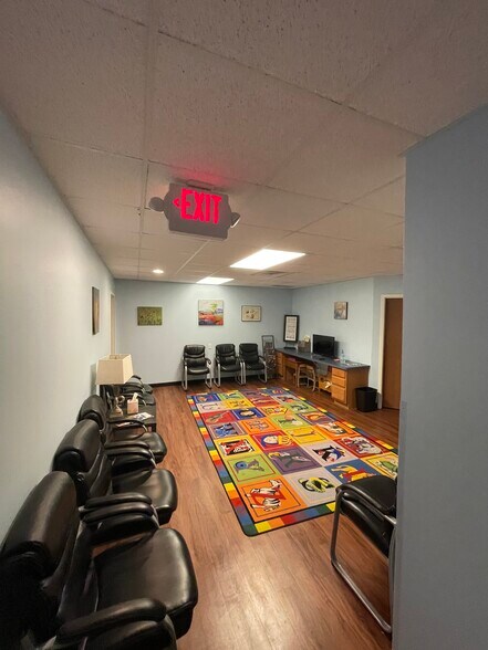 More Photos Of 702 Commerce Dr, Perrysburg Office For Lease
