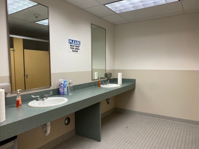 More Photos Of 97 John Clarke Rd, Middletown Office For Sale