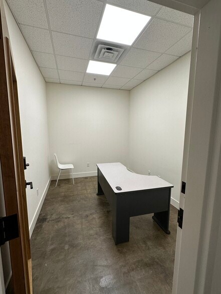 More Photos Of 3707 2nd Ave, Columbus Coworking Space